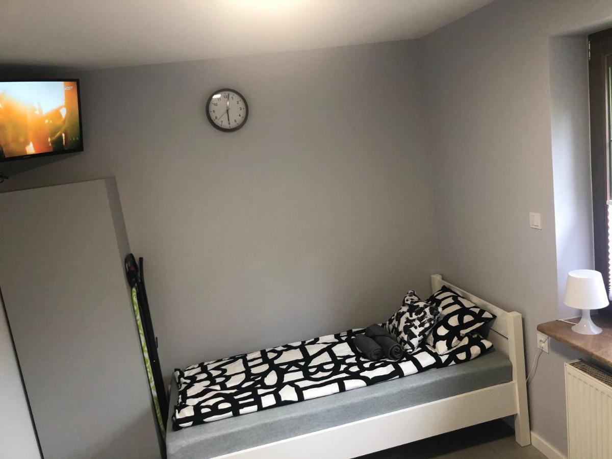 Klimatyzowane Apartamenty I Pokoje Przy Targach Кельце Экстерьер фото