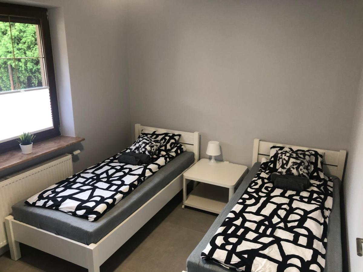 Klimatyzowane Apartamenty I Pokoje Przy Targach Кельце Экстерьер фото