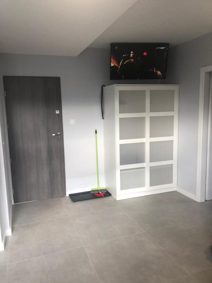 Klimatyzowane Apartamenty I Pokoje Przy Targach Кельце Экстерьер фото