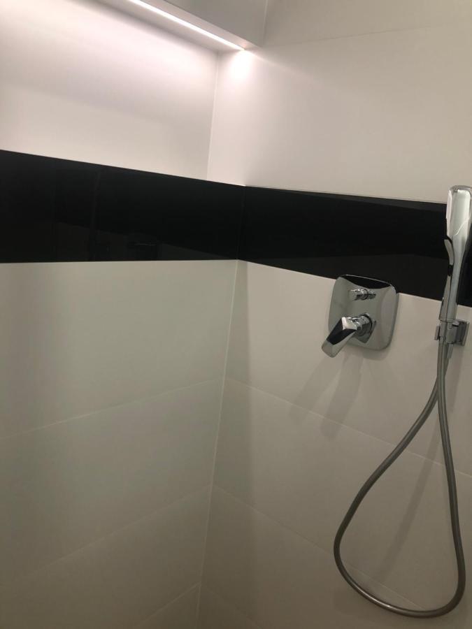 Klimatyzowane Apartamenty I Pokoje Przy Targach Кельце Экстерьер фото