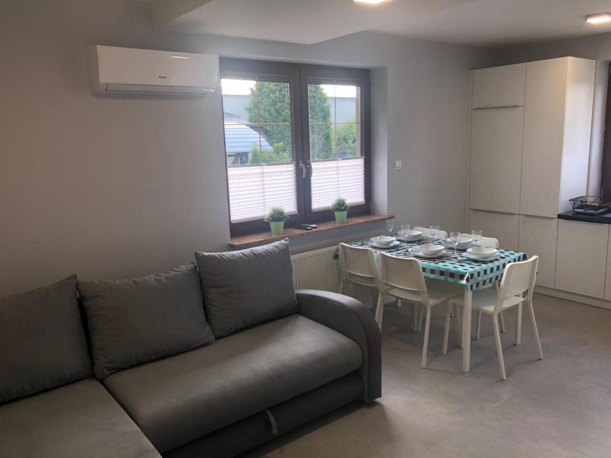 Klimatyzowane Apartamenty I Pokoje Przy Targach Кельце Экстерьер фото