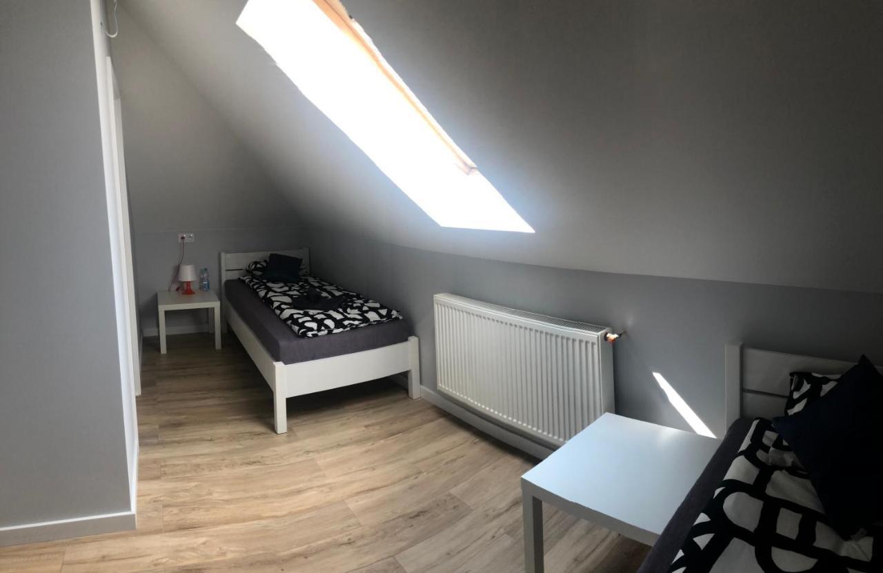 Klimatyzowane Apartamenty I Pokoje Przy Targach Кельце Экстерьер фото