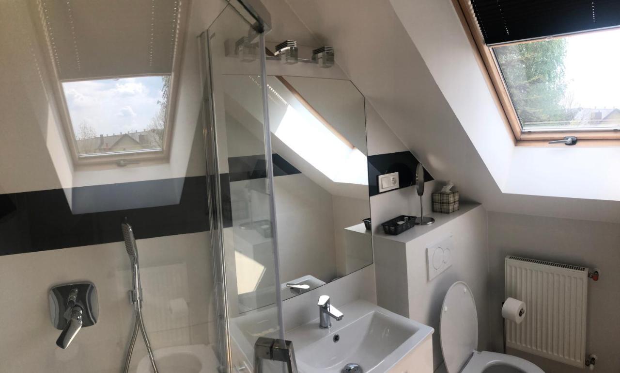 Klimatyzowane Apartamenty I Pokoje Przy Targach Кельце Экстерьер фото
