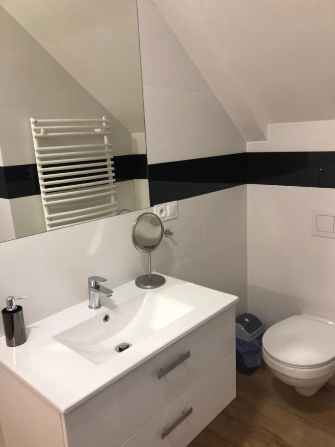 Klimatyzowane Apartamenty I Pokoje Przy Targach Кельце Экстерьер фото