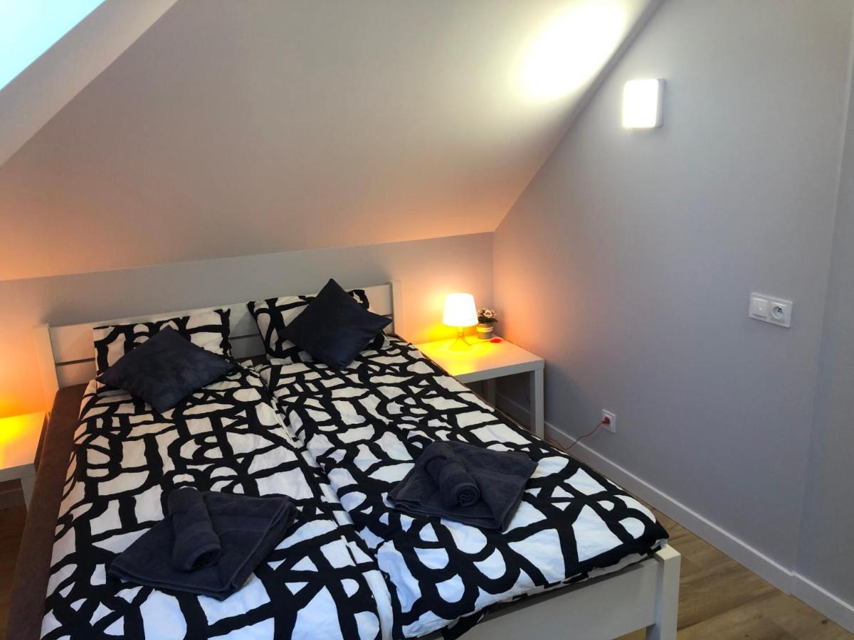 Klimatyzowane Apartamenty I Pokoje Przy Targach Кельце Экстерьер фото