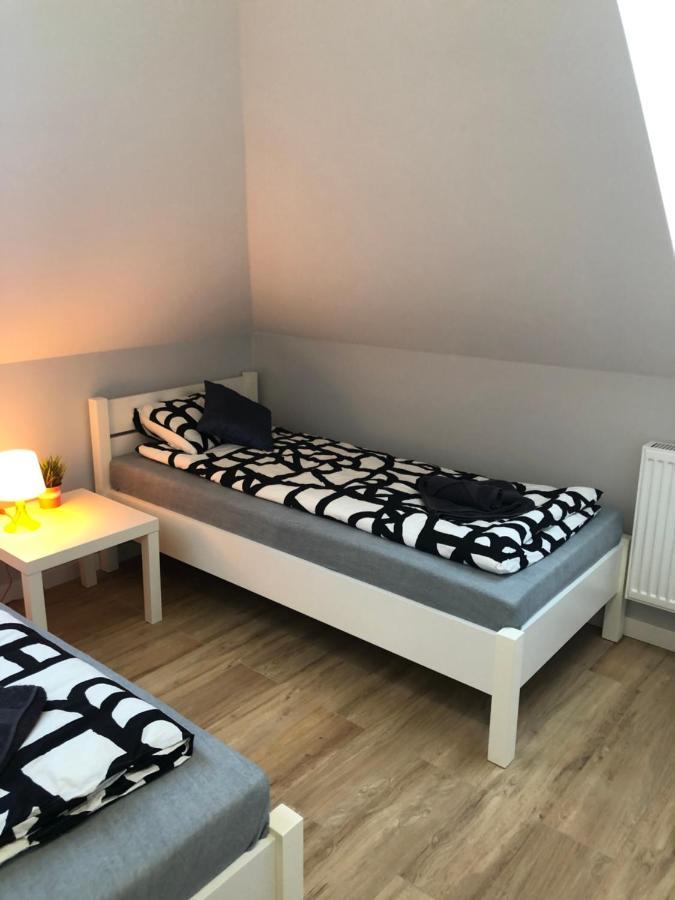 Klimatyzowane Apartamenty I Pokoje Przy Targach Кельце Экстерьер фото