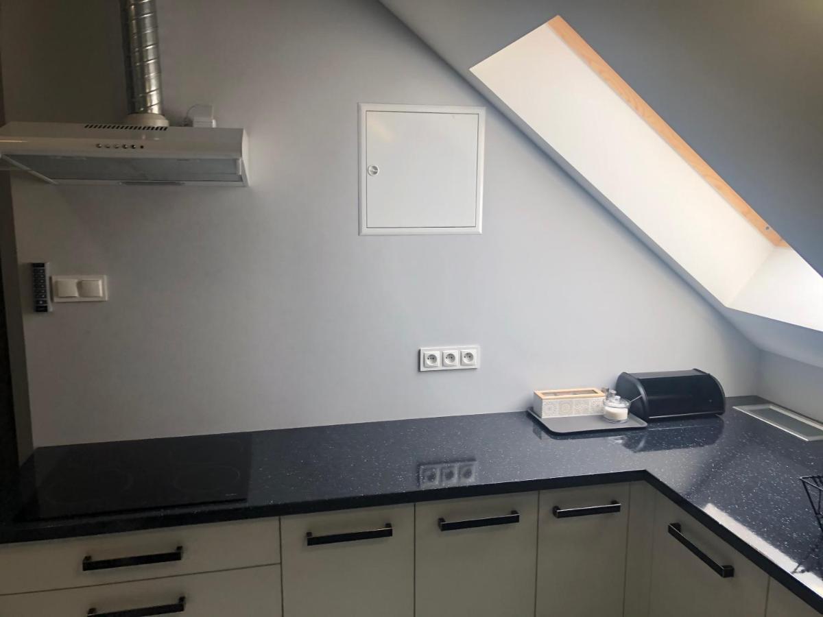 Klimatyzowane Apartamenty I Pokoje Przy Targach Кельце Экстерьер фото
